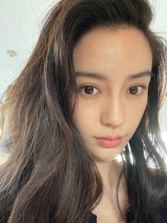 Angelababy có chiêu làm ướt mặt 30 phút một lần để trẻ lâu-8