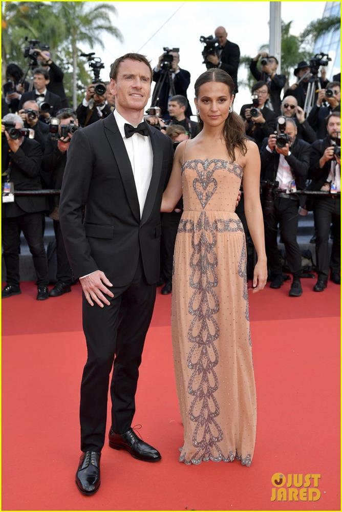 Dương Tử Quỳnh váy xanh hàng hiệu thống trị thảm đỏ Cannes-8