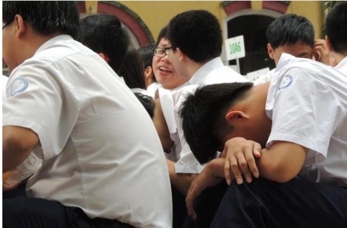 Đại hội bố mẹ sung sướng khoe bảng điểm con tràn cõi mạng-4