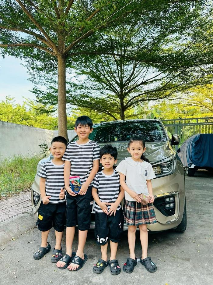 Sau 4 năm giải nghệ, nữ ca sĩ Vbiz giờ có cuộc sống thế nào?-2