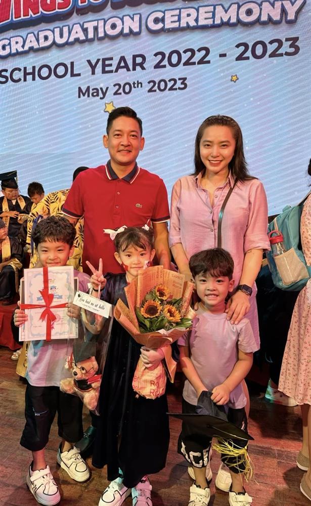 Sau 4 năm giải nghệ, nữ ca sĩ Vbiz giờ có cuộc sống thế nào?-3