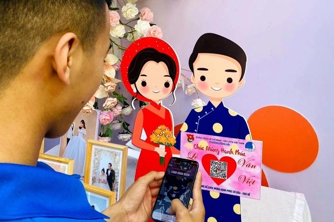 Kiểu mừng đám cưới chỉ cần quẹt mã điện thoại gây sốt ở Thanh Hóa-4