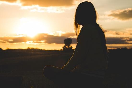 Bố ruột ngoại tình với mẹ nuôi, cùng lúc tôi mất 2 gia đình