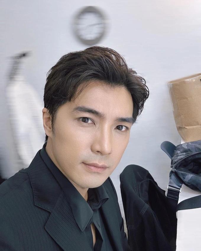 Hoàng tử trong mộng một thời Hạ Quân Tường bị tố ngoại tình-5