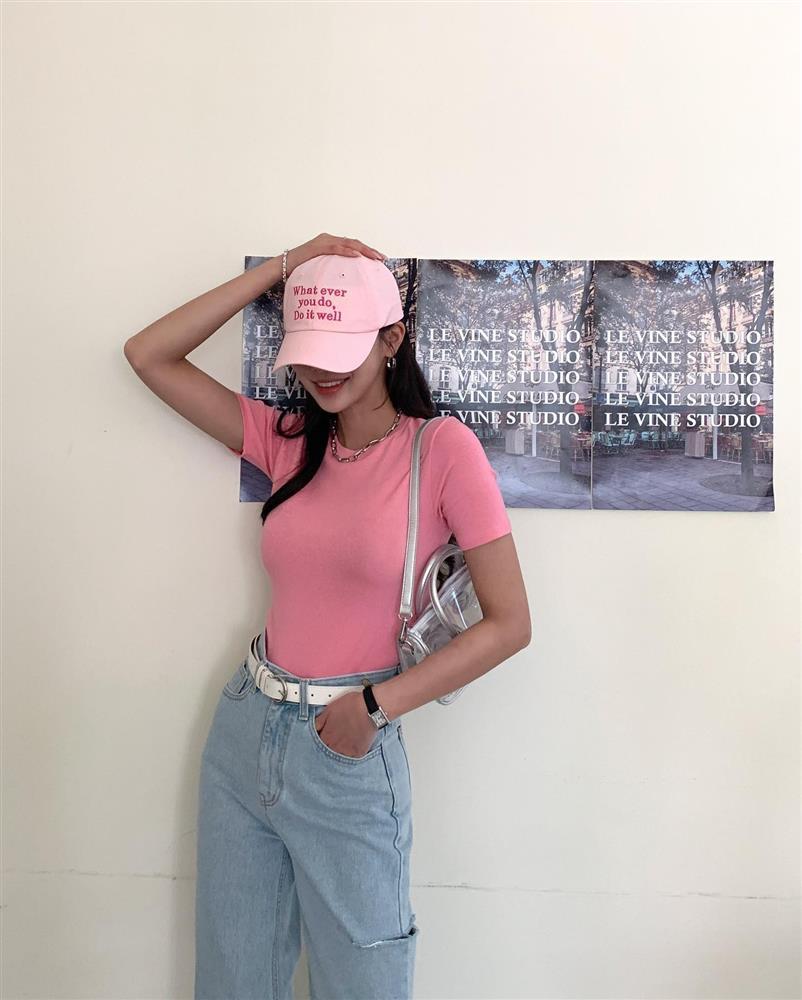 Diện áo thun và quần jeans sành điệu như Hoa hậu Phương Khánh-4