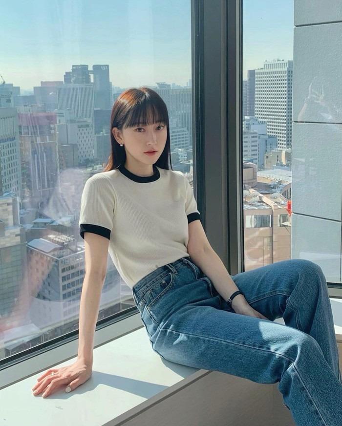 Diện áo thun và quần jeans sành điệu như Hoa hậu Phương Khánh-11