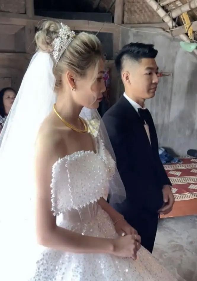Sự thật clip cô dâu làm đám cưới ở nhà đơn sơ, kế bên là biệt thự khủng-1