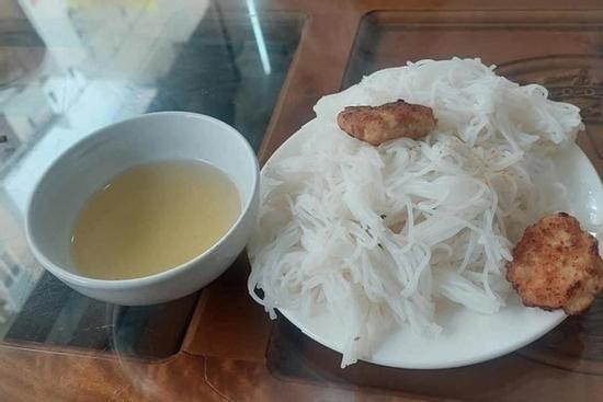 Suất bún 35.000 đồng có 2 cái chả: Chủ nhà hàng ở Sầm Sơn lên tiếng