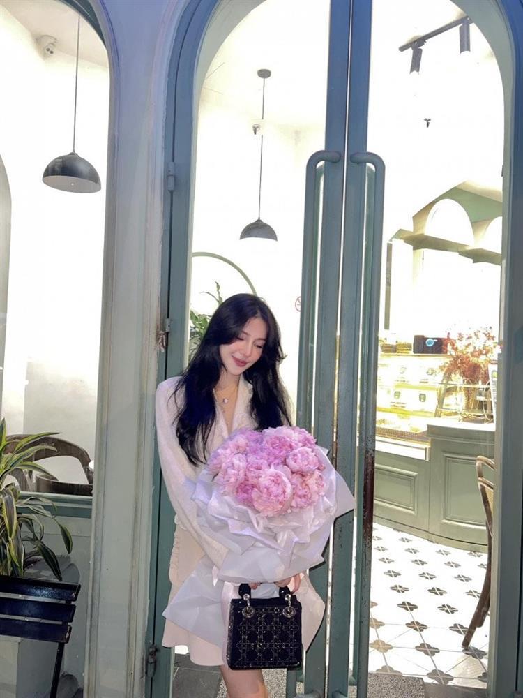 Đánh đổi vẻ đẹp tự nhiên, mỹ nhân VTV lên sóng ra sao mà tự nhận robot?-8