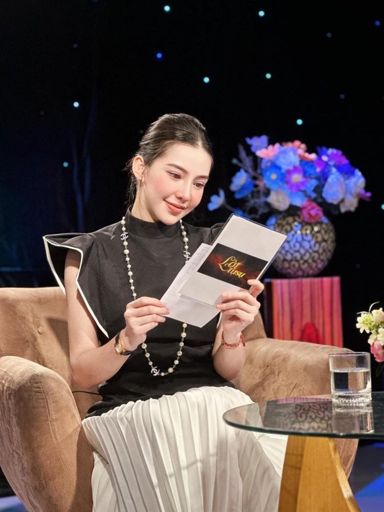 Đánh đổi vẻ đẹp tự nhiên, mỹ nhân VTV lên sóng ra sao mà tự nhận robot?-2