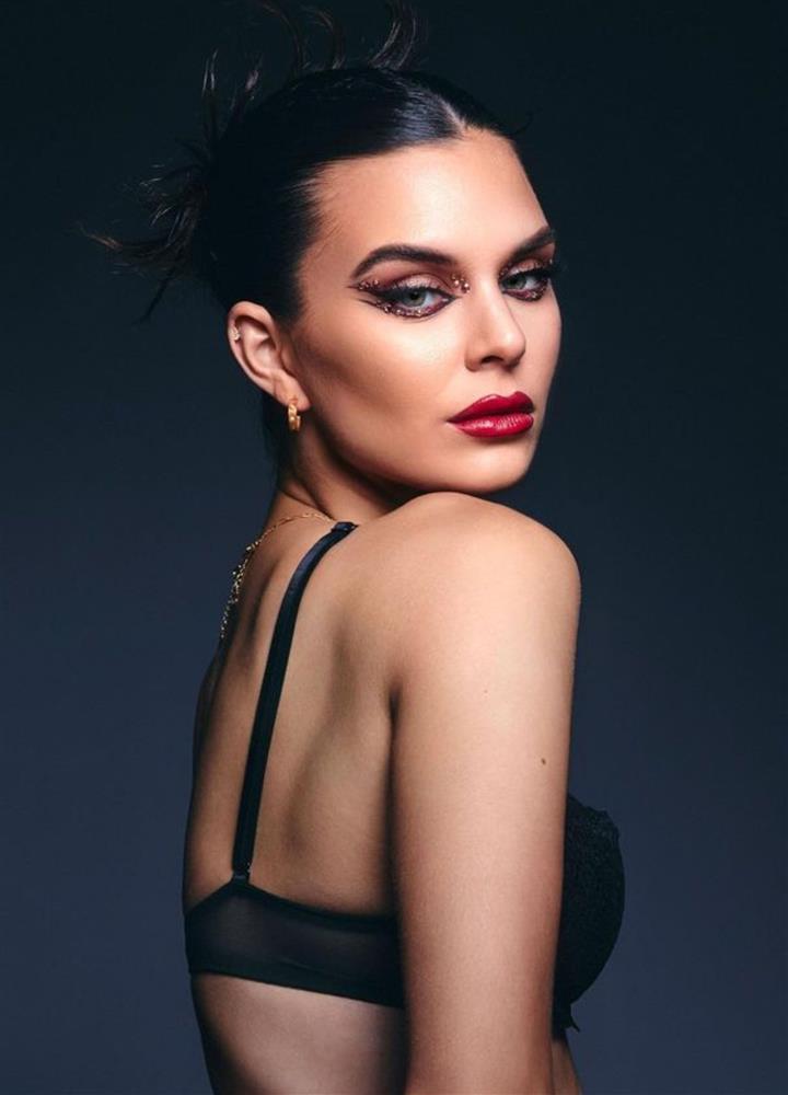 Người đẹp mưu sinh bằng 4 công việc chiến thắng Hoa hậu Siêu quốc gia Mỹ-2