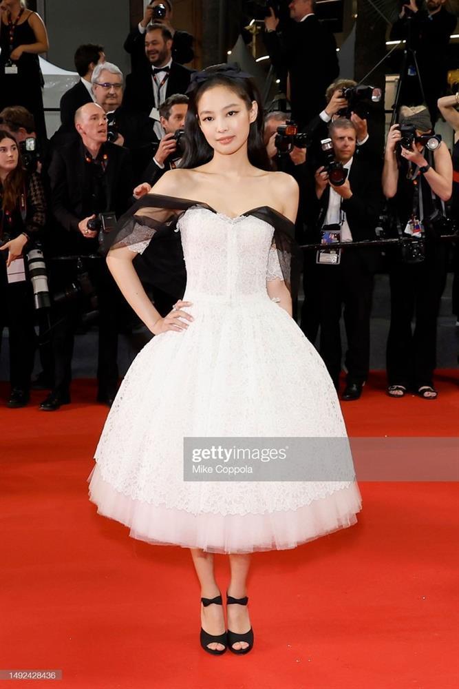 Jennie như công chúa trên thảm đỏ LHP Cannes-1