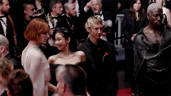 Jennie như công chúa trên thảm đỏ LHP Cannes-4