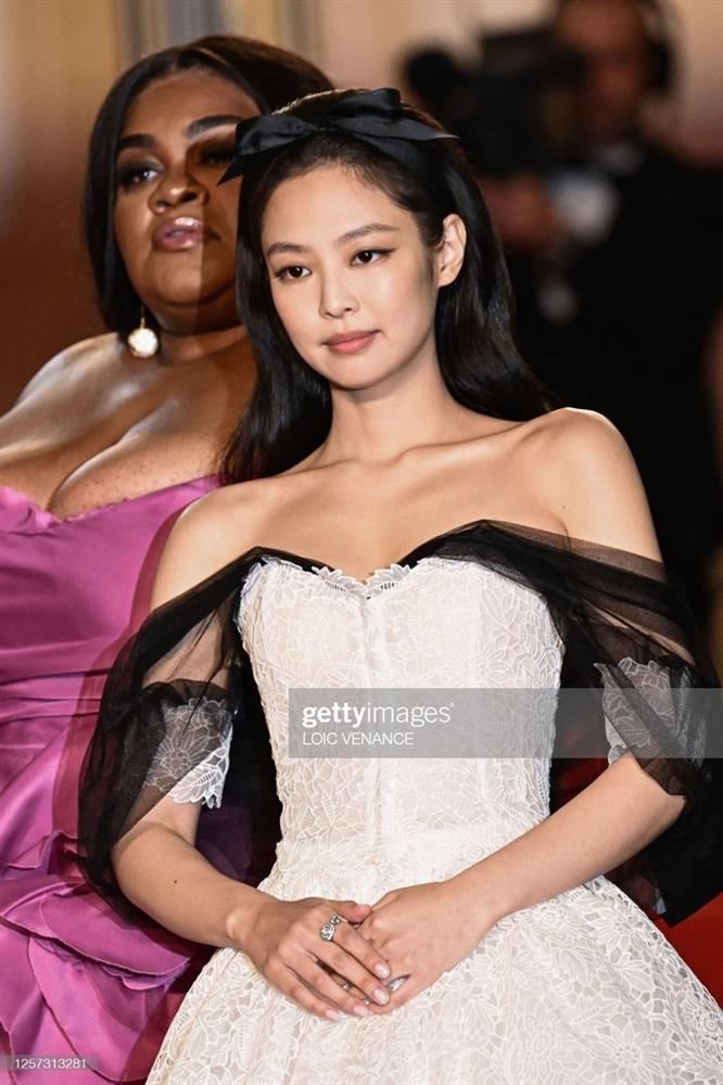 Jennie như công chúa trên thảm đỏ LHP Cannes-6
