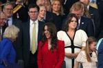 Sự thật Kate Middleton không nhún gối trước bà Camilla tại lễ đăng quang