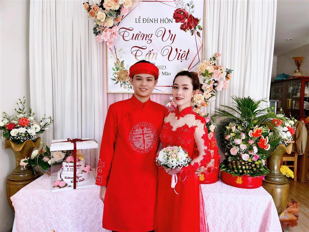 Cô thợ trang điểm bằng chân, làm mẹ đơn thân hút chàng trai từ Nhật-1