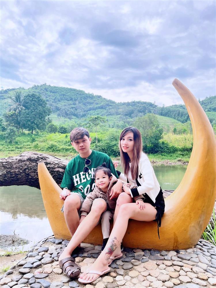 Cô thợ trang điểm bằng chân, làm mẹ đơn thân hút chàng trai từ Nhật-7