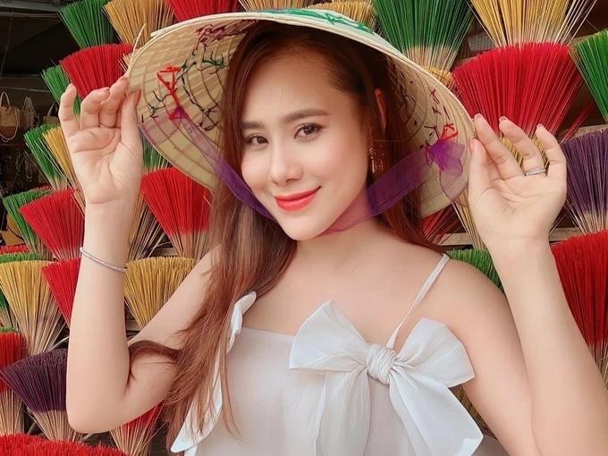 Góc khuất Hồ Bích Trâm: Gánh nợ hàng trăm triệu đồng, từng muốn tự tử-1