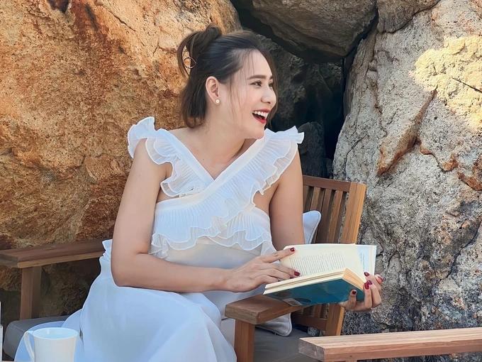 Góc khuất Hồ Bích Trâm: Gánh nợ hàng trăm triệu đồng, từng muốn tự tử-2