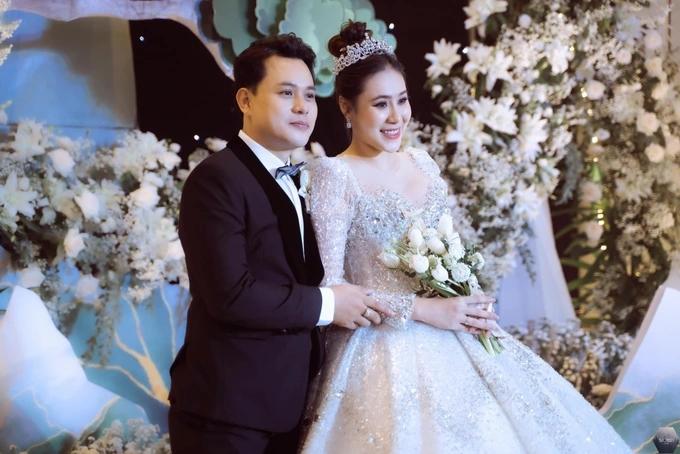 Góc khuất Hồ Bích Trâm: Gánh nợ hàng trăm triệu đồng, từng muốn tự tử-3