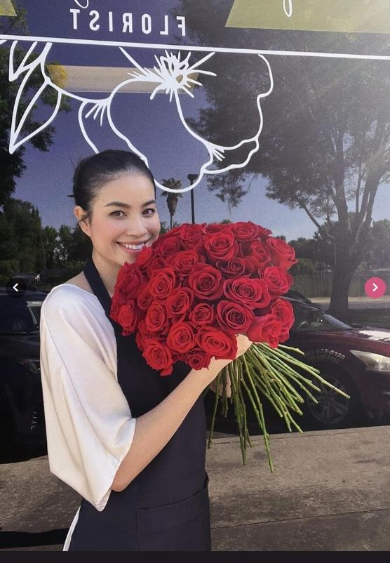 Hoa hậu Phạm Hương khoe hoa nở rộ trước biệt thự ở Mỹ, cuộc sống giờ thảnh thơi-9