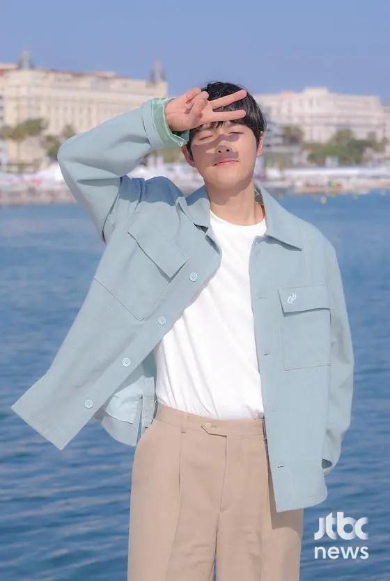 Song Joong Ki lột xác bảnh bao bên BIBI ở LHP Cannes 2023-3