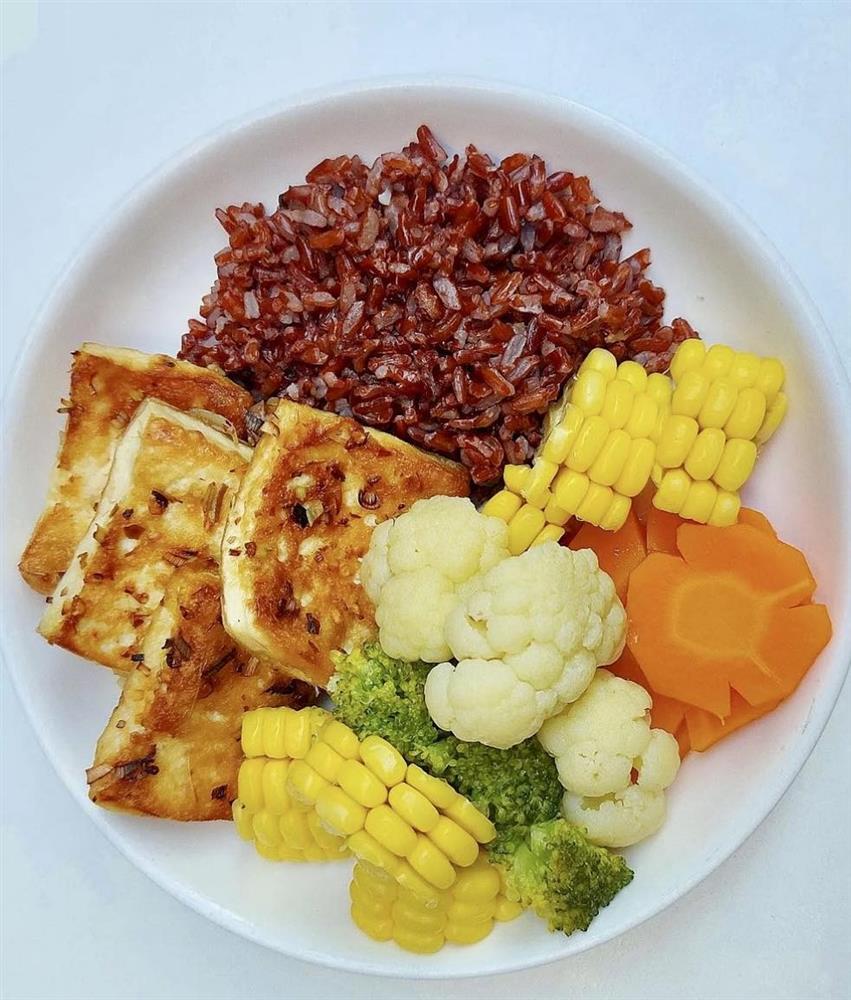 Sắp hầu tòa, Trang Nemo vẫn tập gym, ăn kiêng, 3 vòng đẫy đà át hoa hậu-12