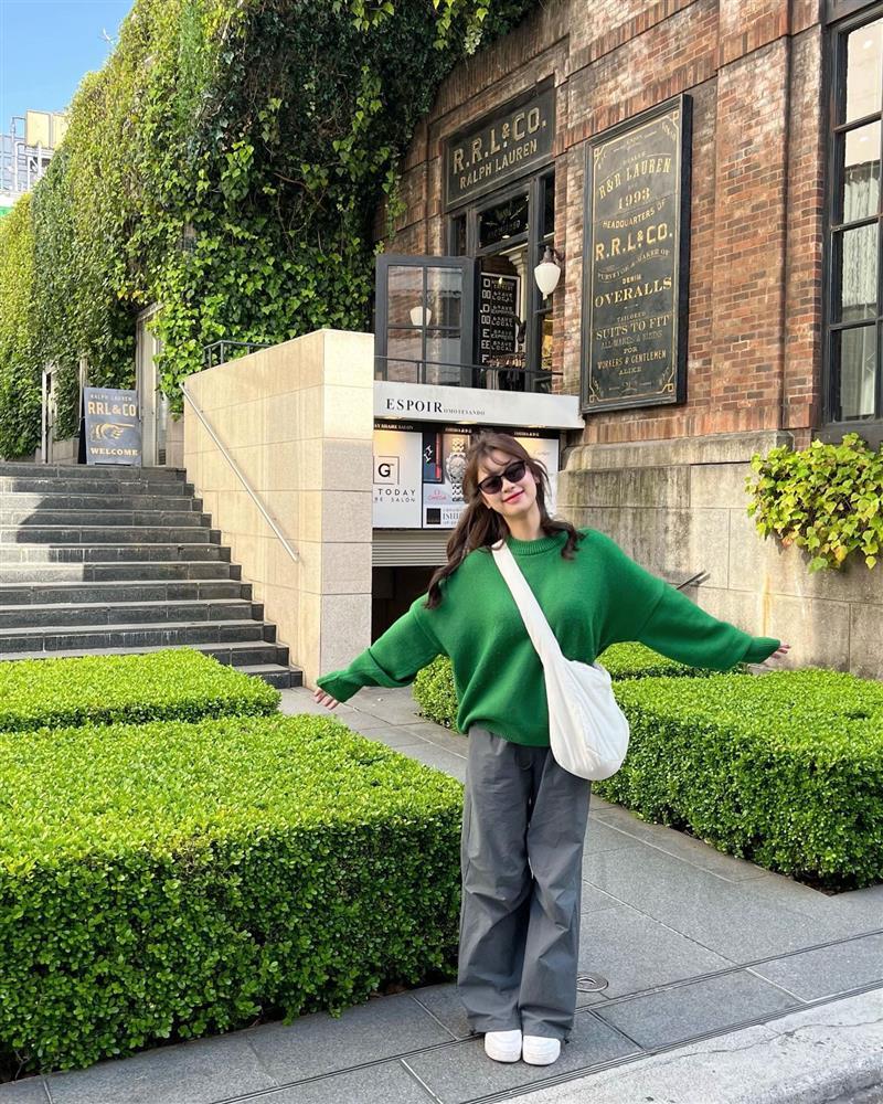 Phong cách gợi cảm, khoe trọn đường cong của hot girl Hàn Hằng-4