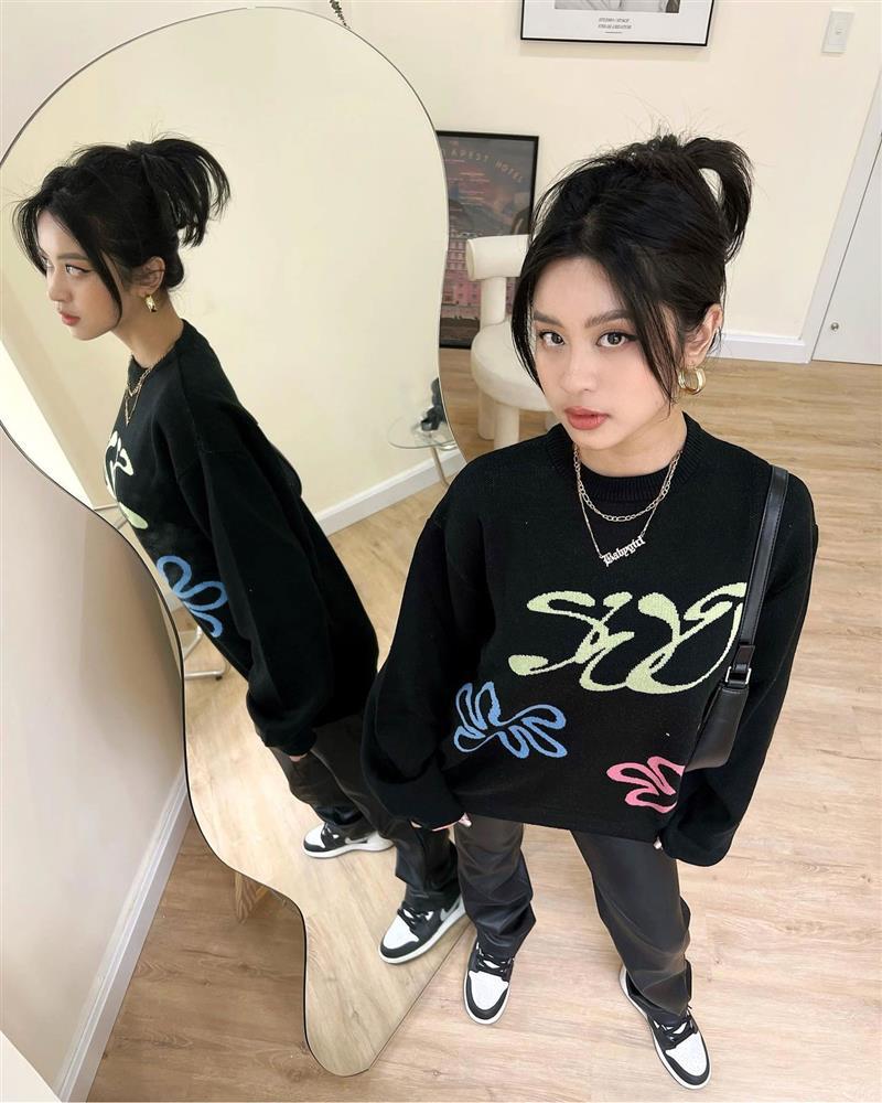 Phong cách gợi cảm, khoe trọn đường cong của hot girl Hàn Hằng-5