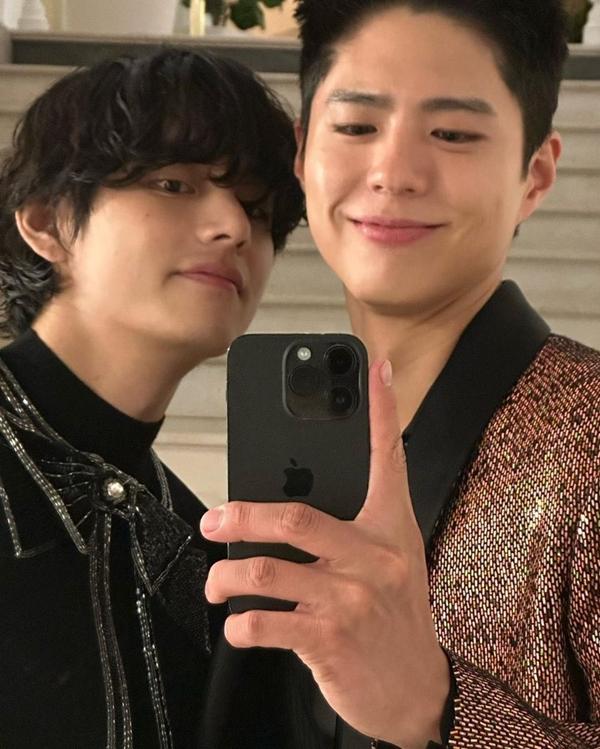 V (BTS) hội ngộ Lisa khi tham gia event của Celine và Naomi Campbell-4