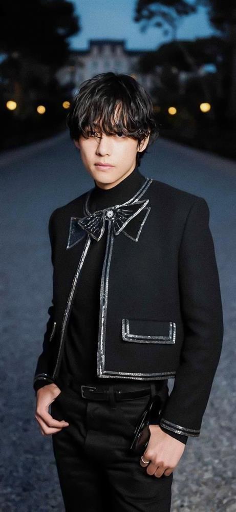 V (BTS) hội ngộ Lisa khi tham gia event của Celine và Naomi Campbell-7