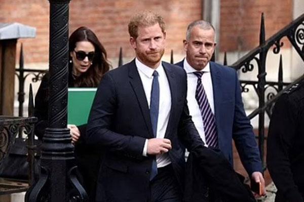 Chi tiết cho thấy sự quan tâm của William với Harry-4