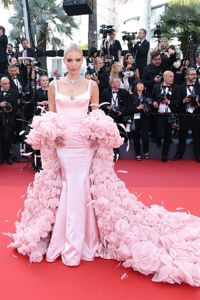 Phạm Băng Băng sang chảnh bên mẹ tỷ phú Elon Musk ở thảm đỏ Cannes-8