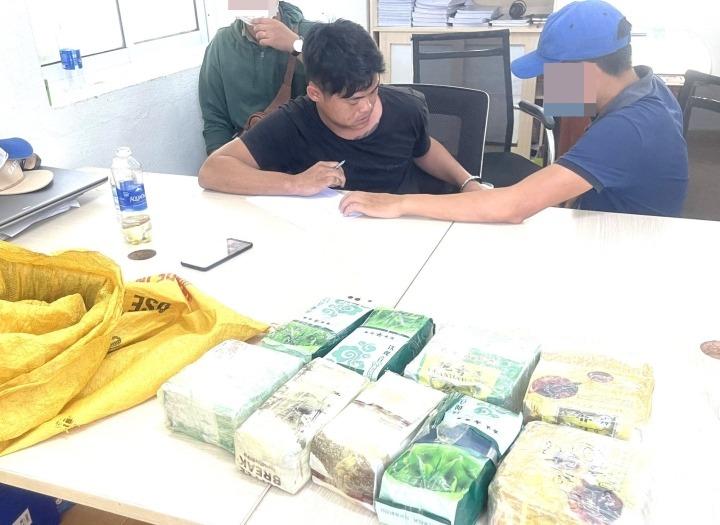 Vây bắt ông trùm vận chuyển 9 kg ma túy trên cao tốc-1