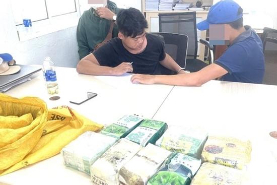 Vây bắt ông trùm vận chuyển 9 kg ma túy trên cao tốc