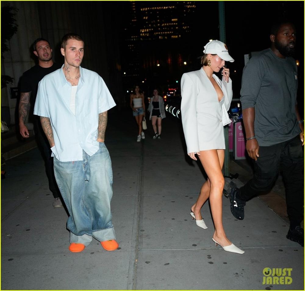 Vợ Justin Bieber mặc giấu quần hẹn hò cùng chồng-6