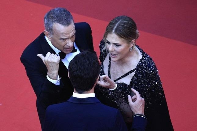 Vợ chồng Tom Hanks mắng mỏ nhân viên trên thảm đỏ Cannes-5