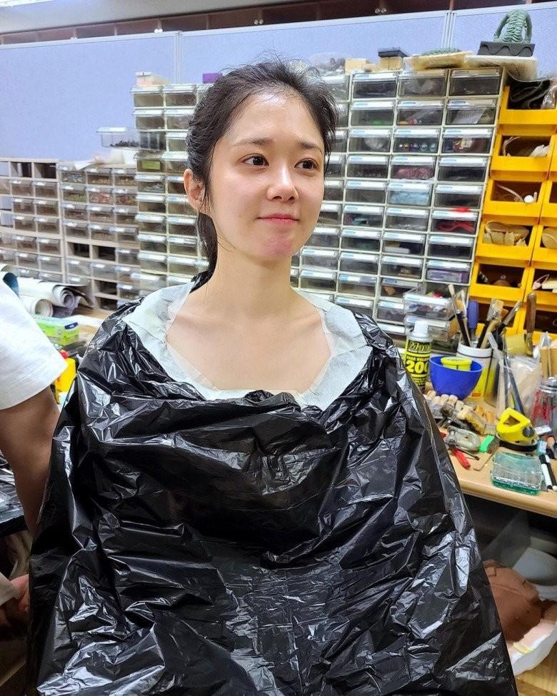 Cả Facebook bấn loạn trước nhan sắc của Jang Nara, 42 tuổi trông như 24-6