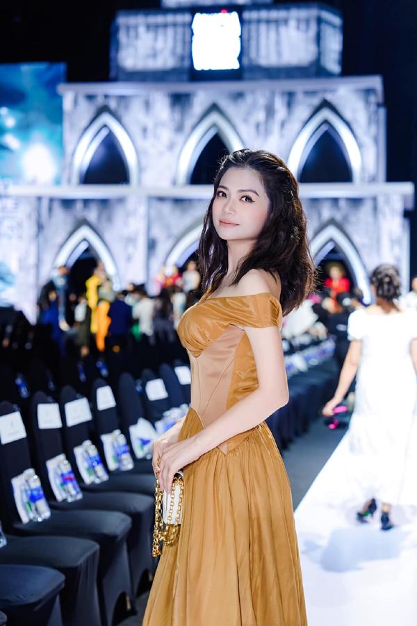 Sắc vóc trẻ trung ngoài 40 của nàng dâu cả Gia Đình Mình Vui Bất Thình Lình-6