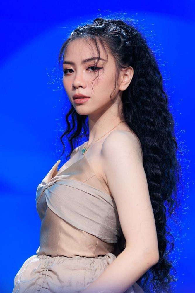 Nữ chính Người ấy là ai: Xinh như nàng thơ, là cháu ngoại PGS Văn Như Cương-1