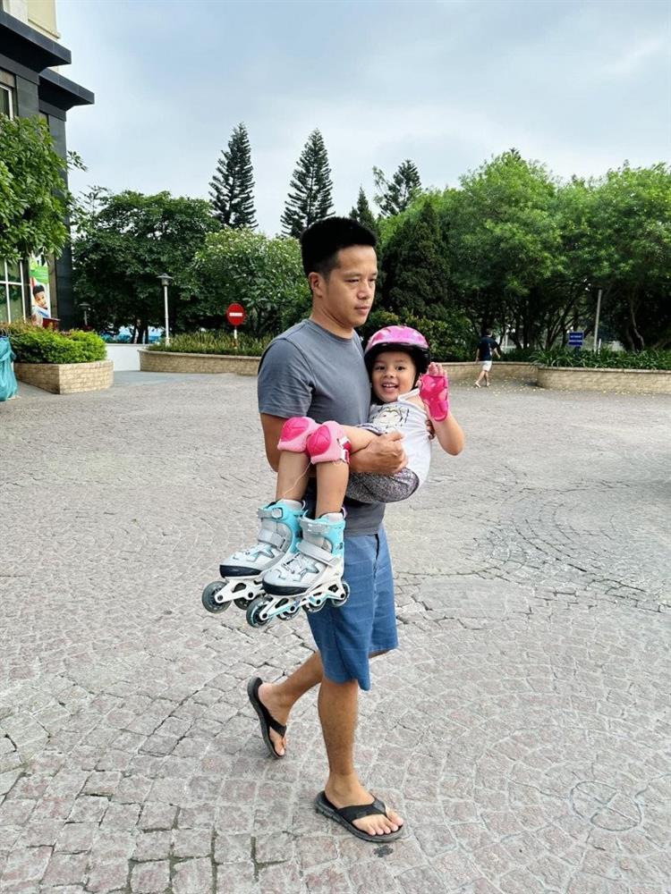 Nữ MC nhiều con nhất VTV có cuộc sống như mơ bên các con-12