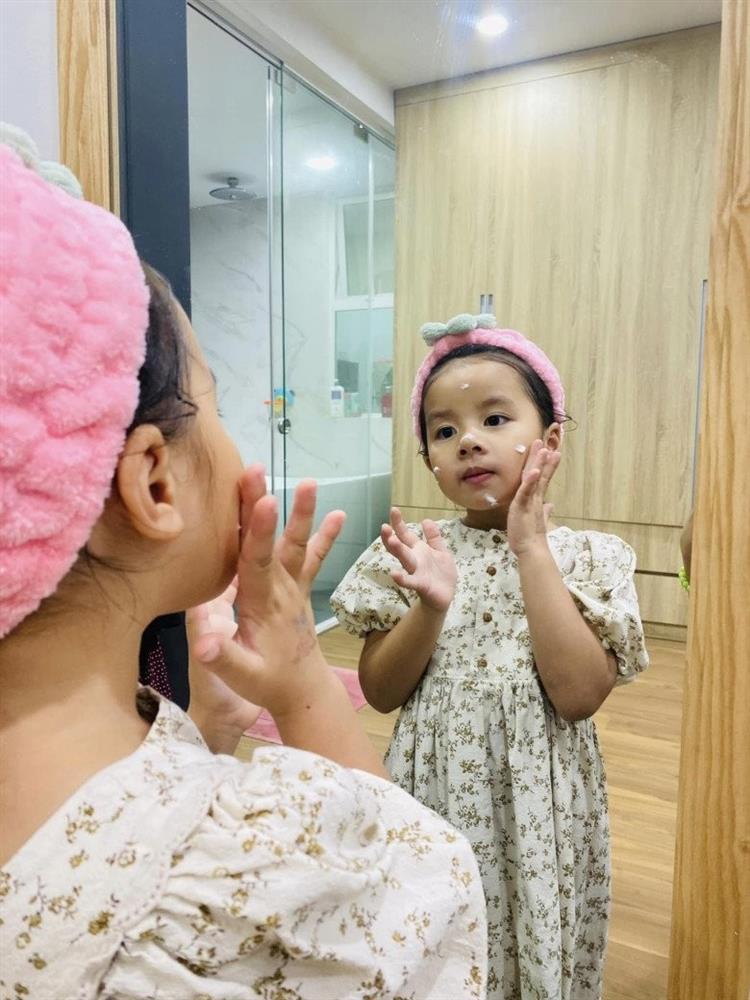 Nữ MC nhiều con nhất VTV có cuộc sống như mơ bên các con-13