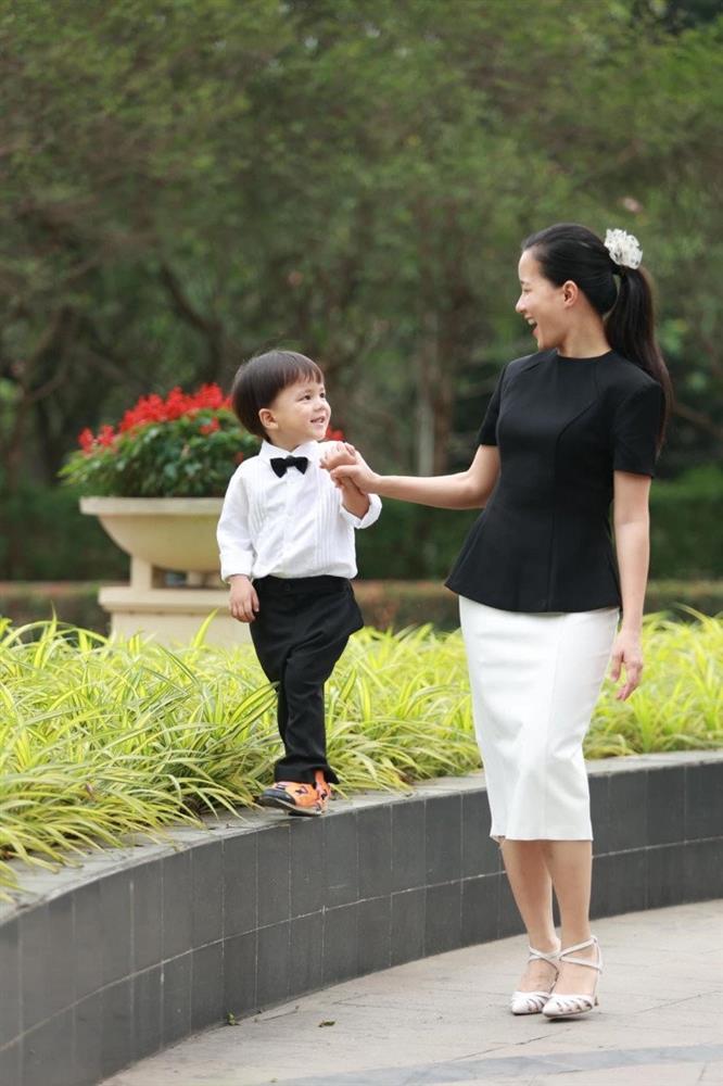 Nữ MC nhiều con nhất VTV có cuộc sống như mơ bên các con-5