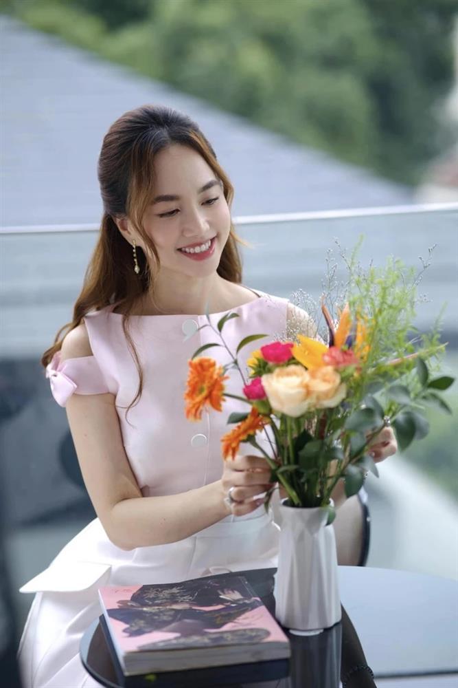 Nữ diễn viên Vbiz học Thạc sĩ ở Anh và có 2 bằng đại học giờ ra sao?-4