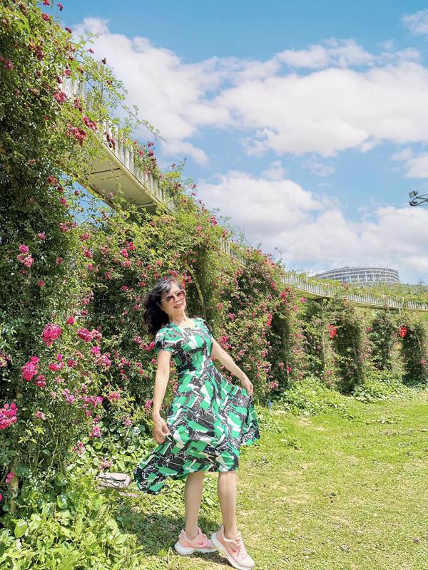 Thân thế mẹ ruột Táo bà Vân Dung: Tuổi hưu trẻ đẹp ngỡ ngàng-7