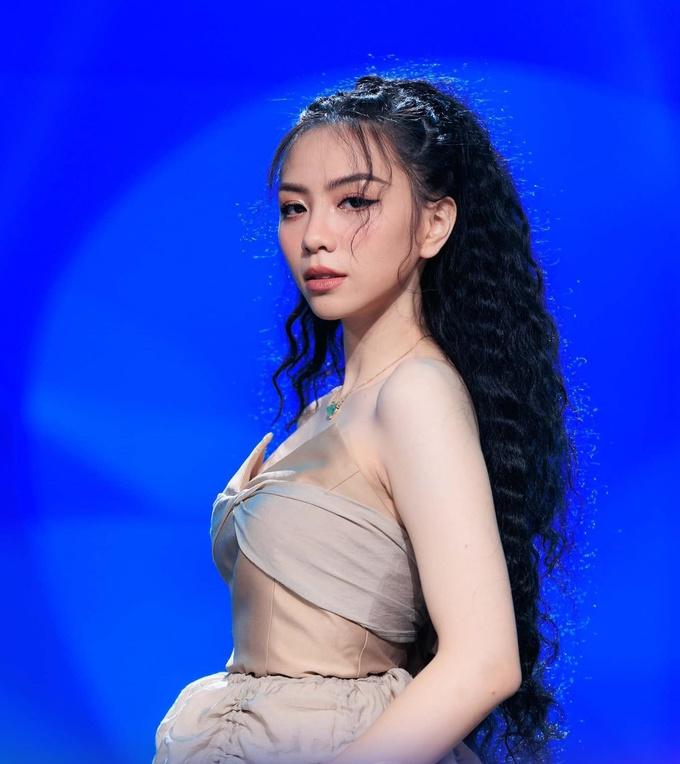 Đời thường cá tính, gợi cảm của cháu gái cố PGS Văn Như Cương-2