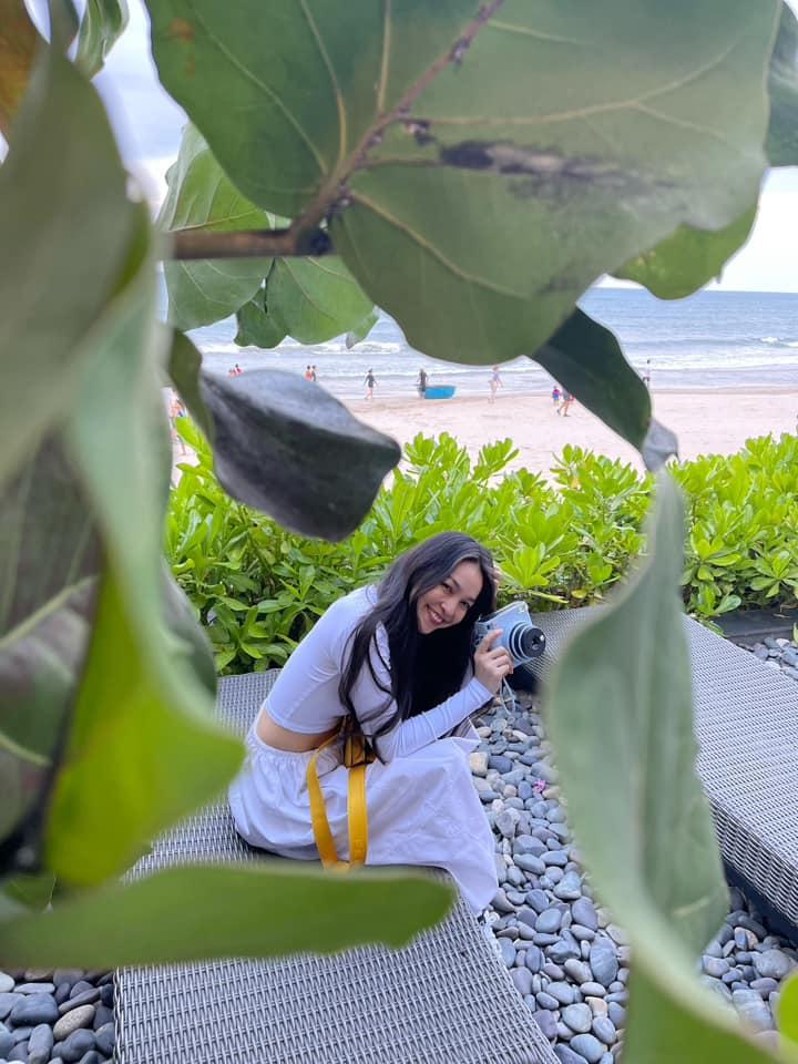 Học Hiền Thục phối đồ đi biển như gái đôi mươi-3