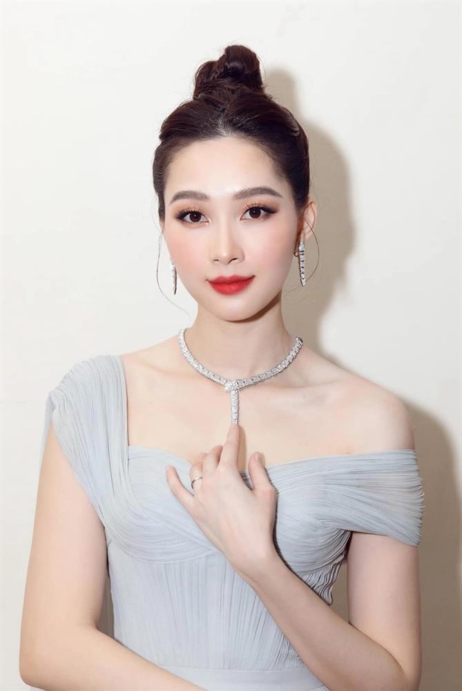 2 hoa hậu Việt sở hữu khuôn mặt tỷ lệ vàng: Tiểu Vy sánh vai Đặng Thu Thảo-1