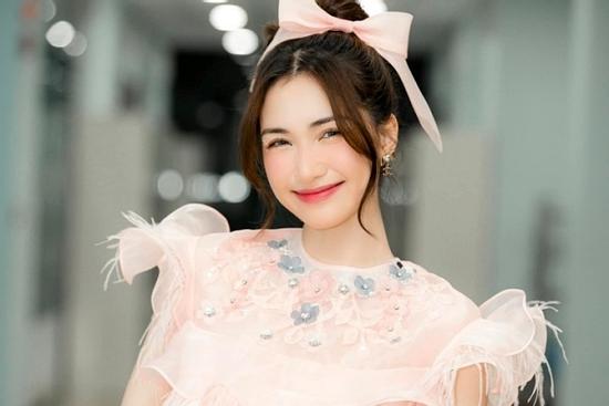 Hòa Minzy chi hơn 200 triệu đồng mừng sinh nhật theo cách 'không giống ai'