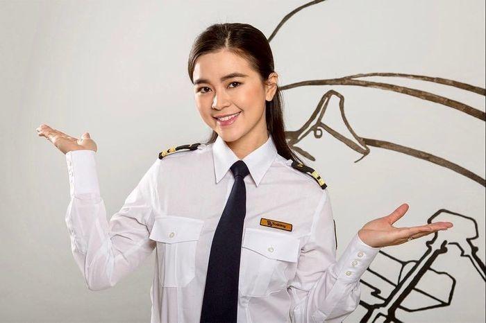 Bỏ showbiz chi 6 tỷ học trở thành phi công, sao nữ Vbiz hiện ra sao?-3